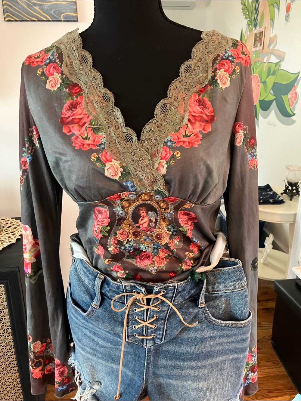 SHEIN Gray Floral Lace-Trim V-Neck Long Sleeve Blouse with Rose Motif